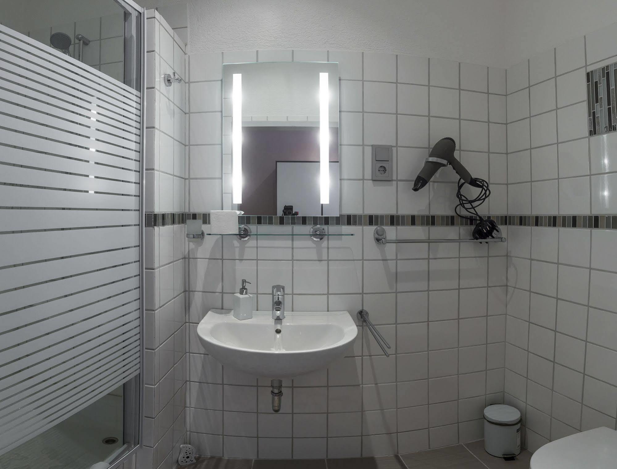 Pension Donau Grill Hannover Esterno foto